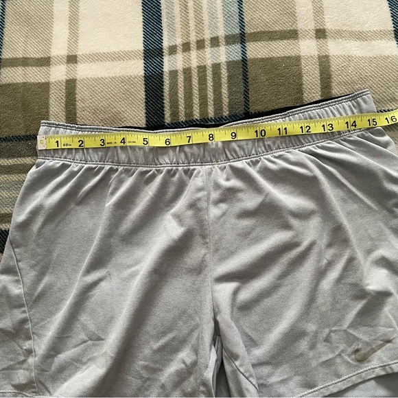 Nike women's shorts - Medium - Picture 4 of 7